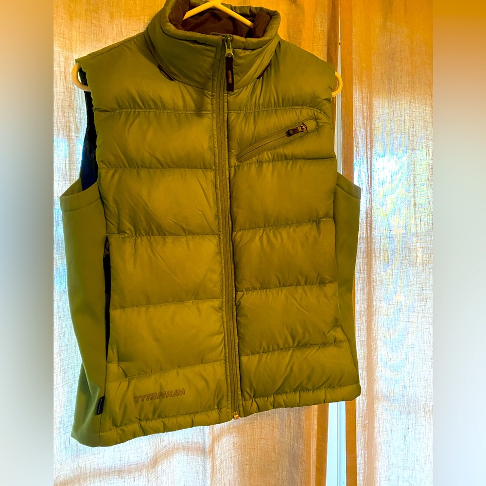 Columbia Women’s Down Puffer Vest.
